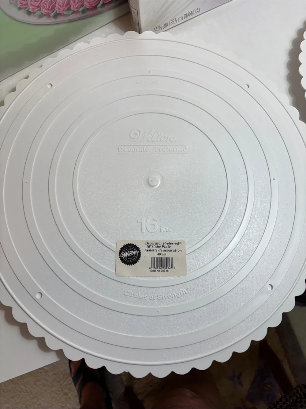 Wilton Silver and White 14 in. Cake Circles & Bases Set and 20”cake base